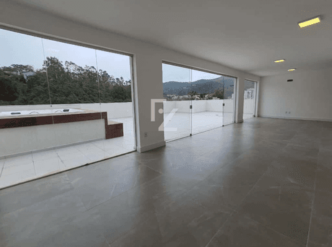 Andar inteiro só seu. Cobertura com 3 quartos, 315 m², Coração da Freguesia.