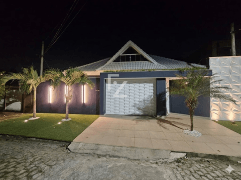 Um imóvel único e incomparável, sendo quase 800m² de área construída com material de ótima qualidade e um gosto impecável.