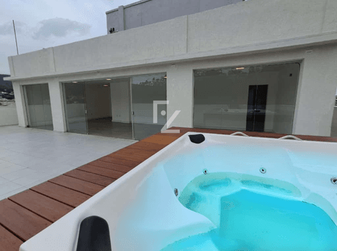 Andar inteiro só seu. Cobertura com 3 quartos, 315 m², Coração da Freguesia.