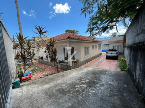 Raridade na Taquara - Casa Linear com 2 quartos e amplo espaço externo